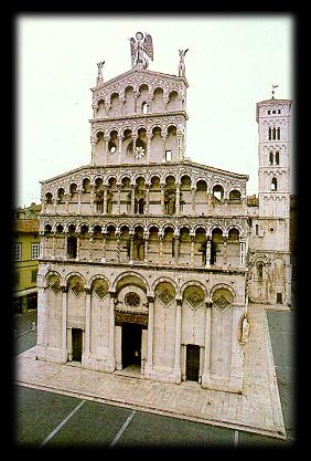 Particolare della statua dell'Arcangelo Michele